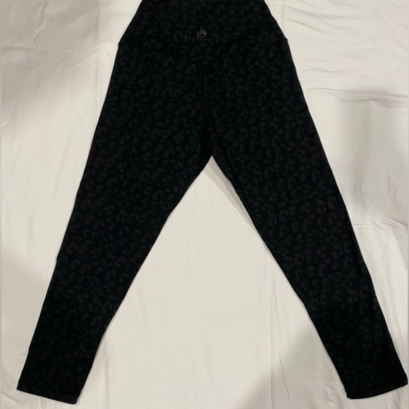 Ryderwear Leggings, Black Leopard Print, Size Small - Picture 4 of 15